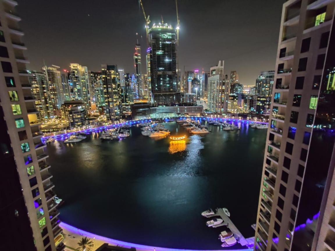 Holiday Homes Dubai Exterior photo
